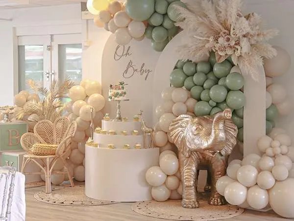 Royal mint babyshower