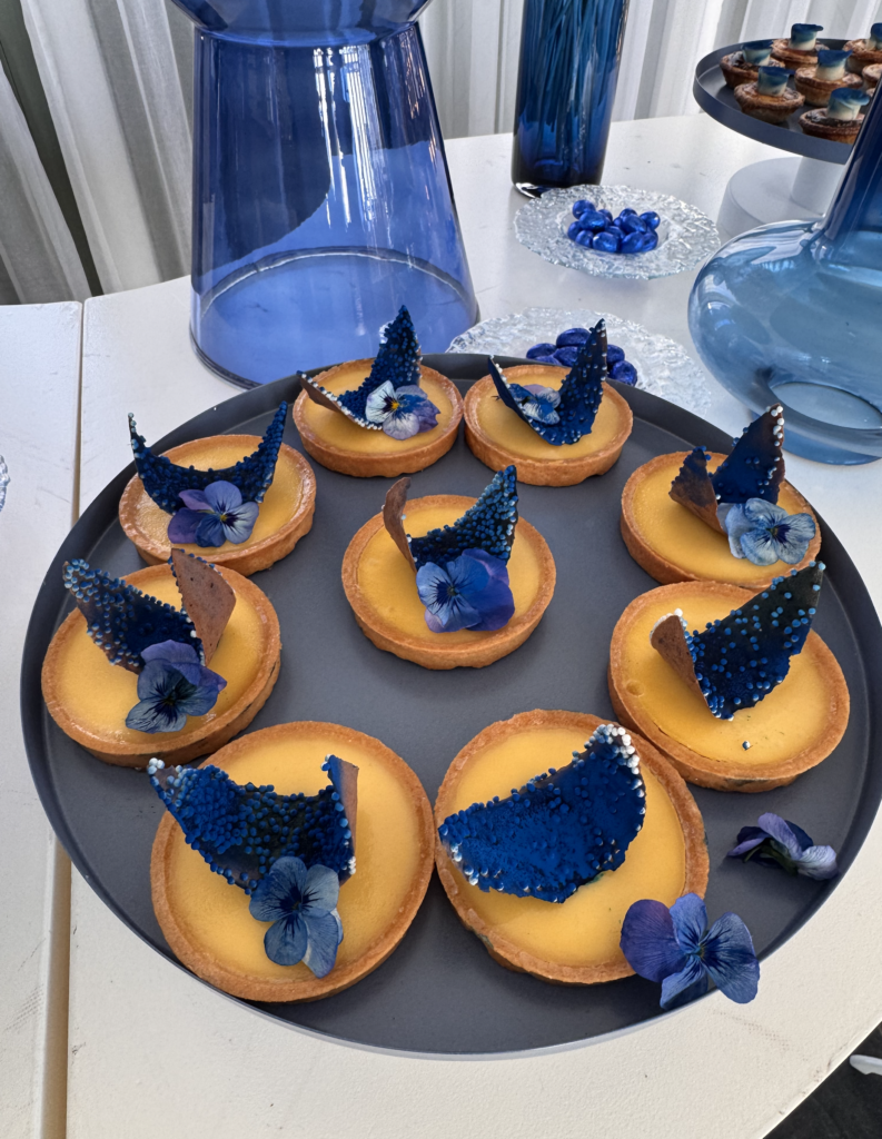 Eten op een feesttafel